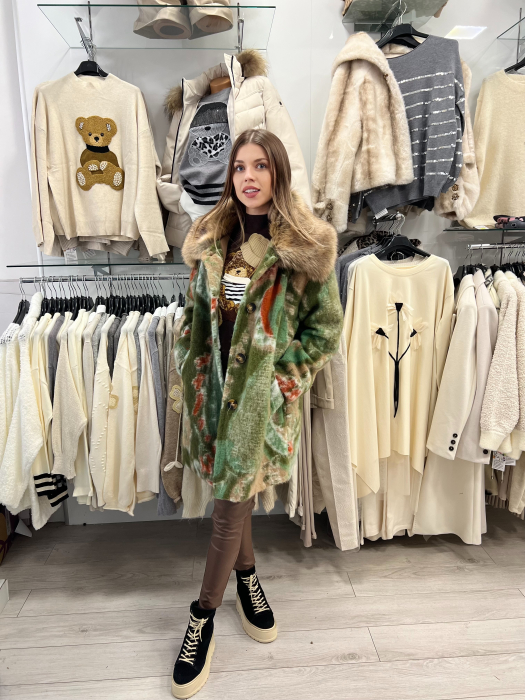 Palton dama verde modern cu guler amplu din blana si nasturi [6]