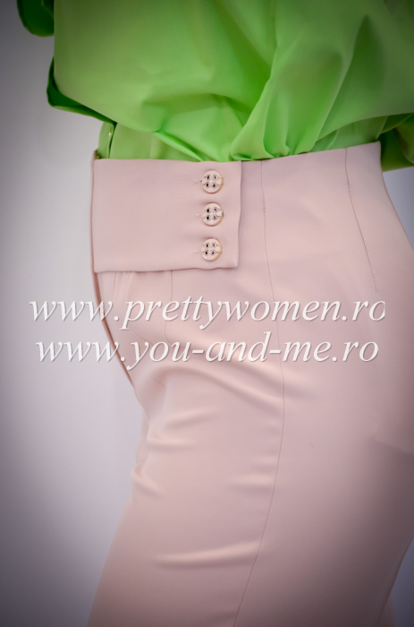 Pantaloni bej eleganti cu nasturi pe lateral [4]