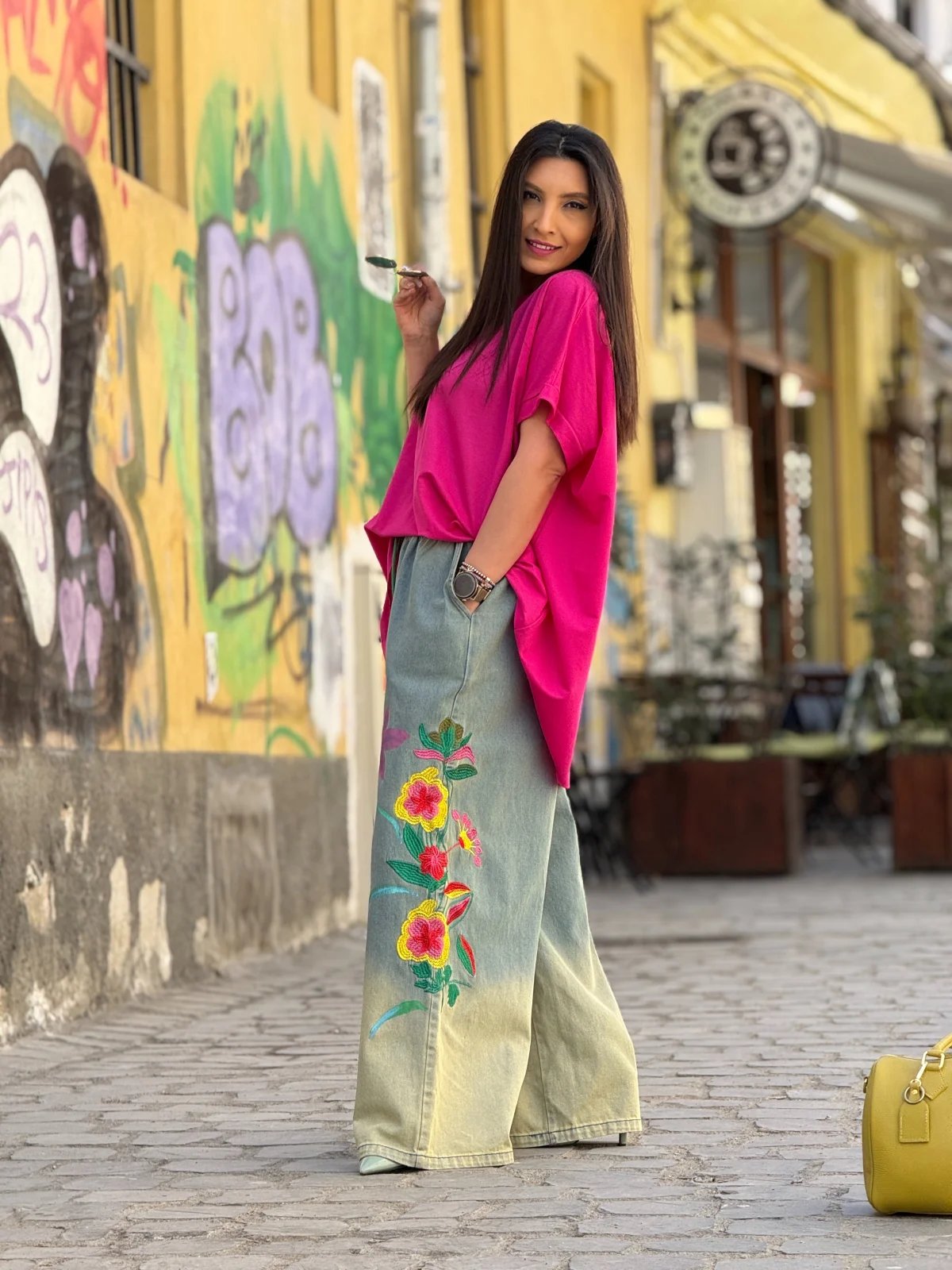 Pantaloni dama albastri evazati cu broderie florala laterala [5]