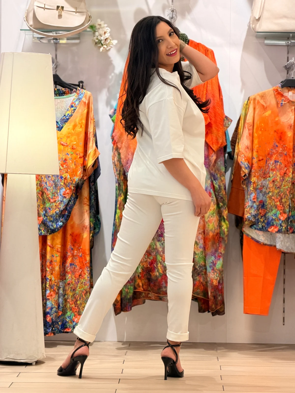 Pantaloni dama albi cu curelusa in talie [3]