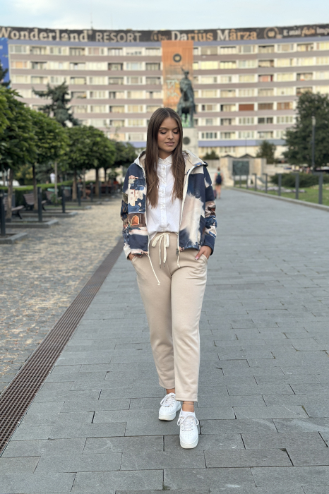 Pantaloni dama bej cu snur in talie [2]