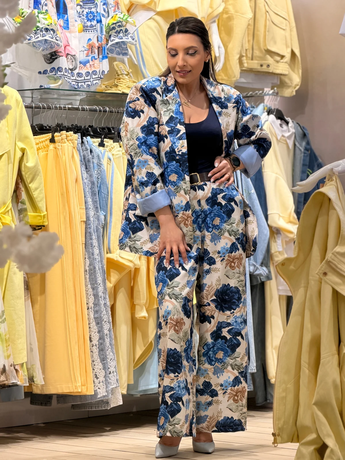 Pantaloni dama cu imprimeu floral albastru si curea in talie [5]