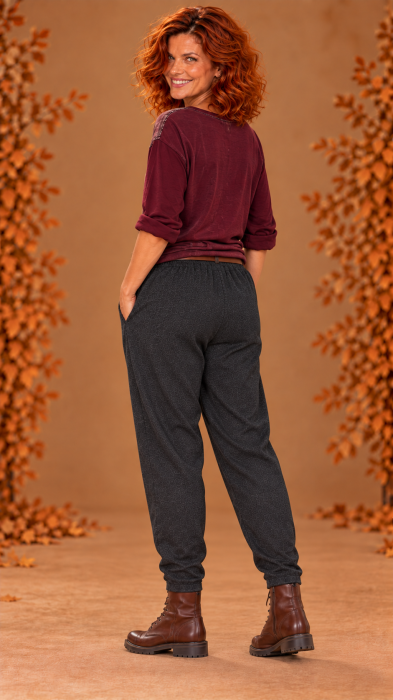 Pantaloni dama negri din catifea [4]