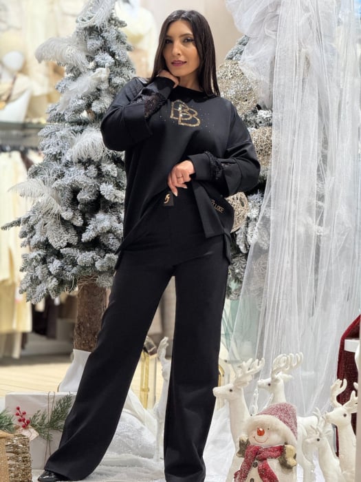 Pantaloni dama negri largi cu emblema in talie [3]