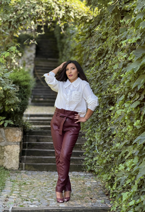 Pantaloni din piele ecologica cu cordon in talie [3]