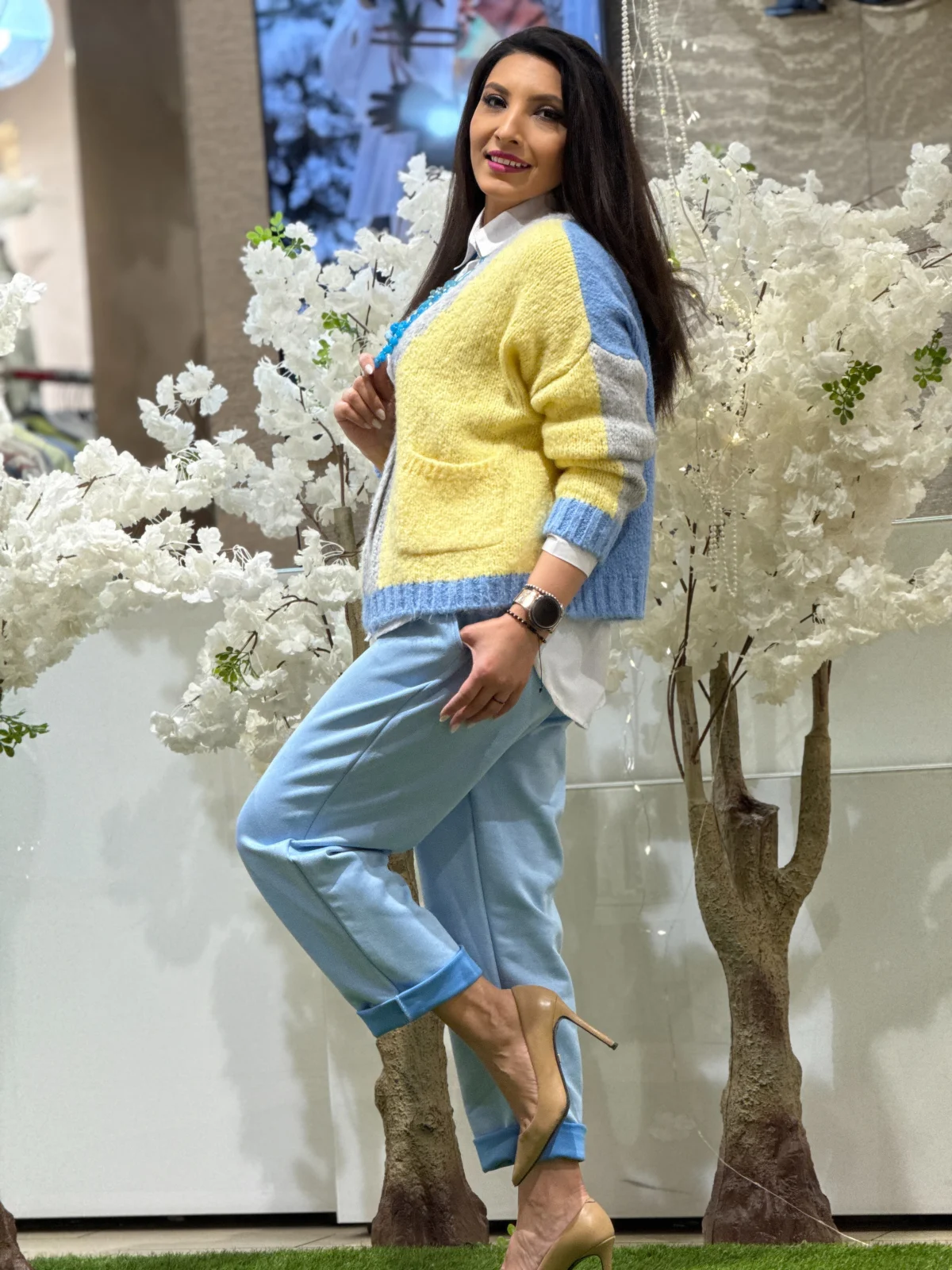 Pantaloni dama bleo din piele intoarsa cu snur [2]