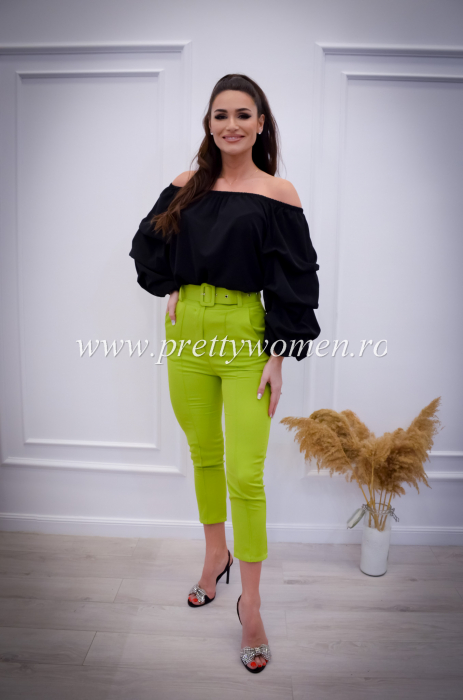 Pantaloni verde neon cu dunga si curea [5]