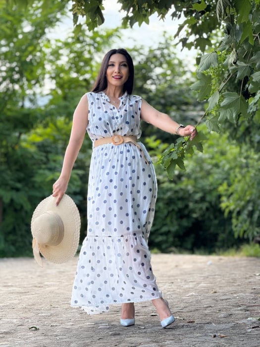Rochie alba cu buline albastre