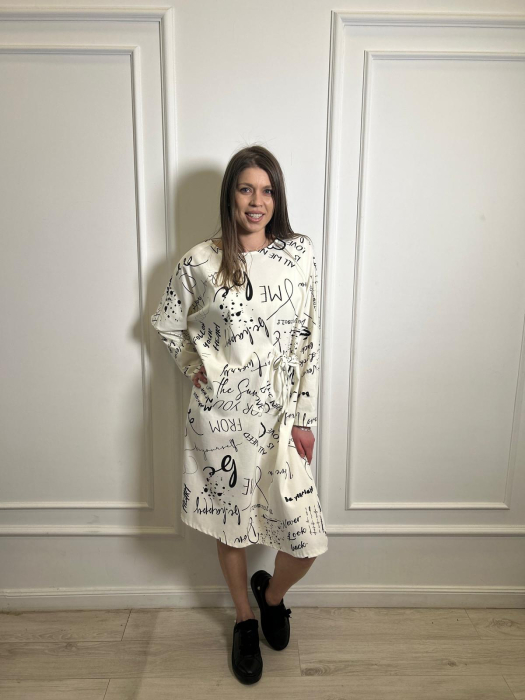 Rochie alba cu buzunar in talie si imprimeu grafic negru [2]