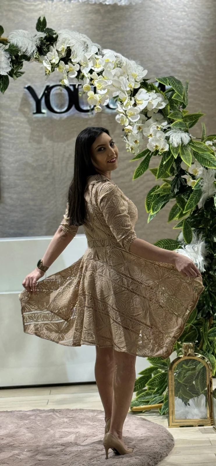 Rochie bej din dantela asimetrica [3]