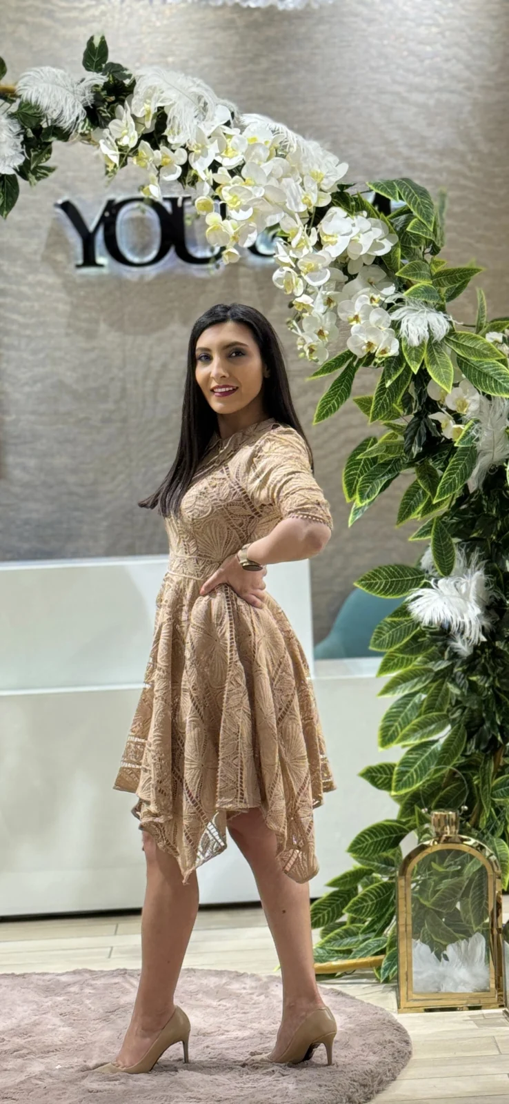 Rochie bej din dantela asimetrica [2]