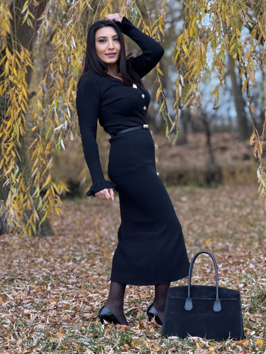 Rochie lunga neagra tricotata cu nasturi decorativi [5]