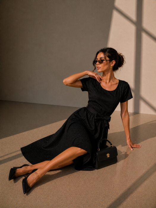 Rochie midi neagra cu broderie florala [2]