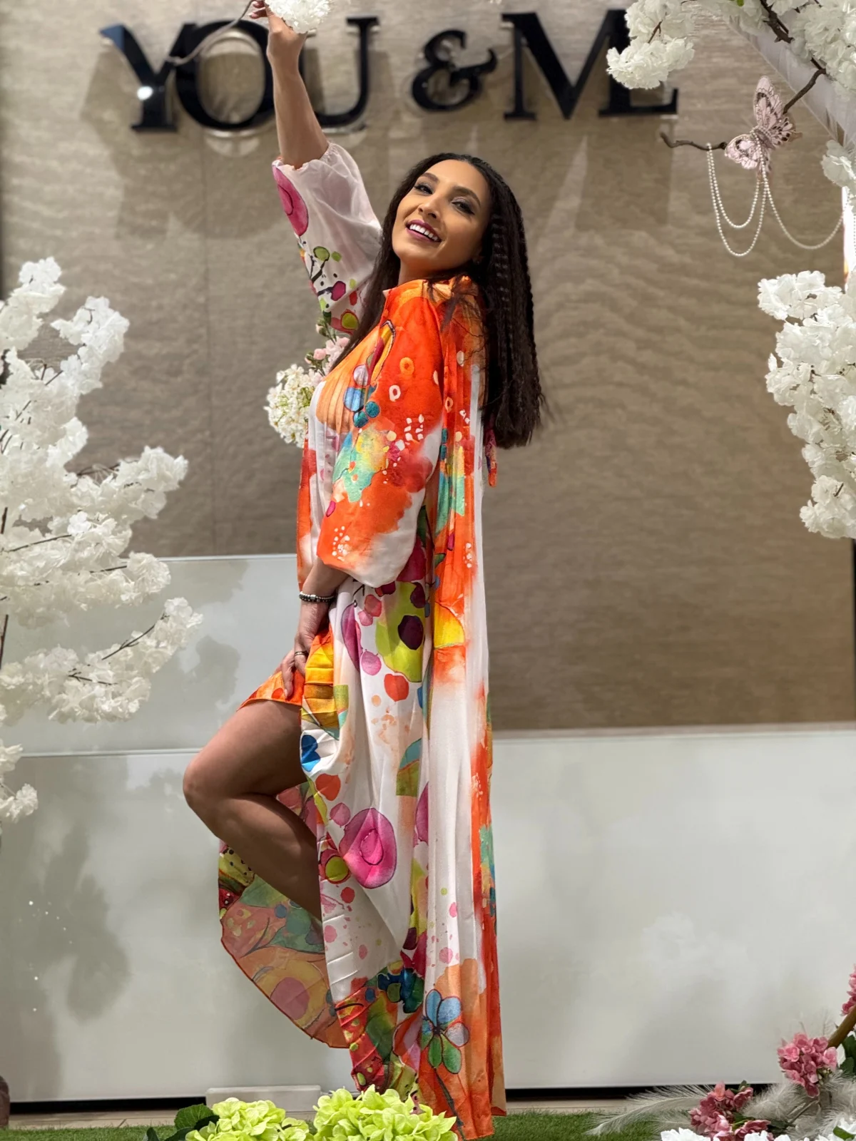 Rochie multicolora plisata lunga pe fond portocaliu [2]