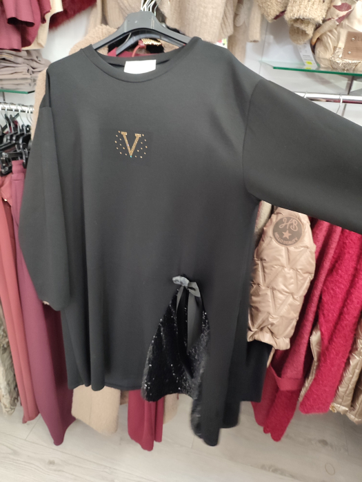 Rochie neagra din vascoza cu insertie din paiete