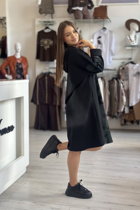 Rochie neagra tip hanorac cu buzunare si imprimeu floral [3]