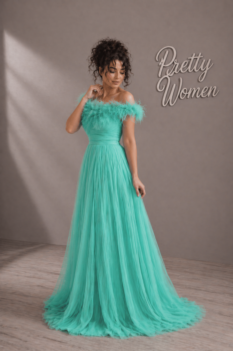 Rochie verde din tulle cu pene pe umeri [2]