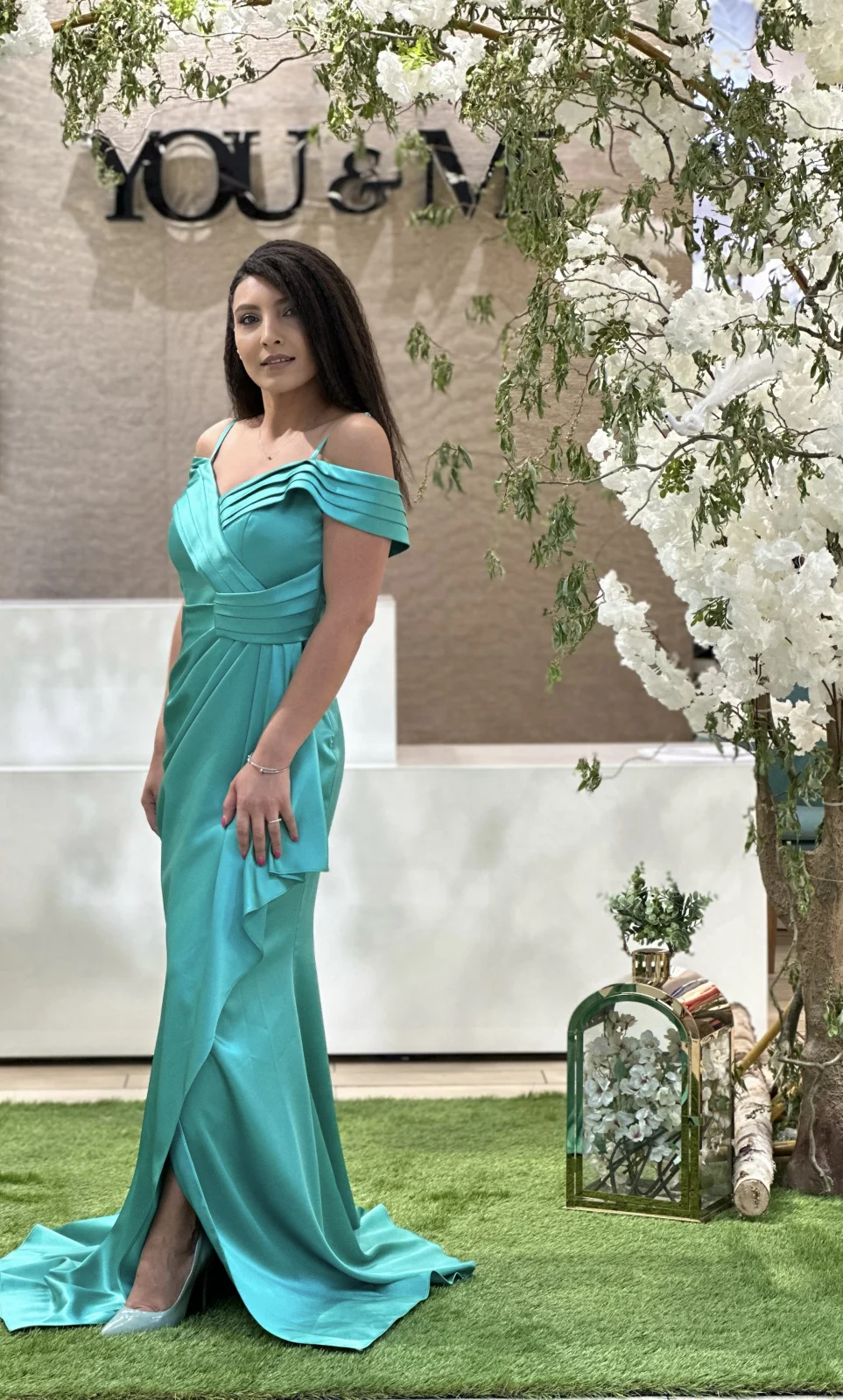 Rochie verde lunga pe umeri [2]