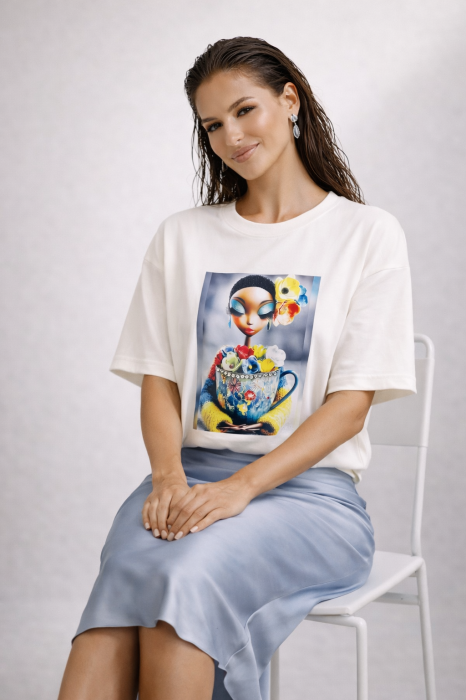 Tricou dama alb cu imprimeu fata ceasca cu flori [3]