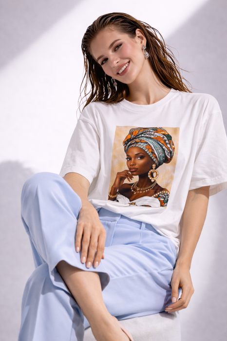 tricou dama alb cu imprimeu fata cu turban si cercei statement [2]