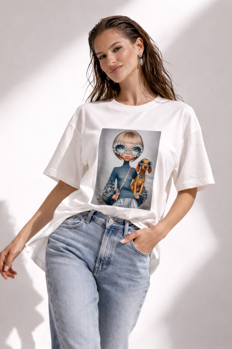 Tricou dama alb cu imprimeu fata si catel cu ochelari [3]