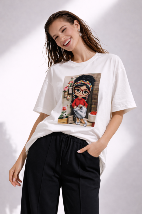 Tricou dama alb cu imprimeu fetita cu ochelari si cercei rosi [3]