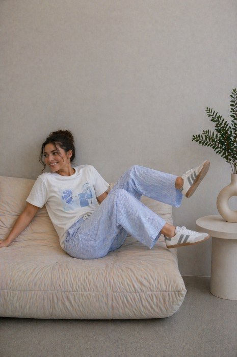 Tricou dama alb cu imprimeu floral albastru [3]