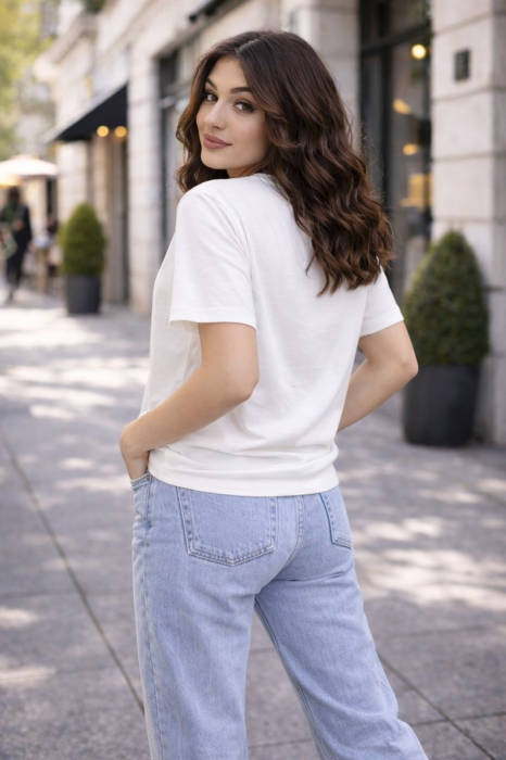 Tricou dama alb din bumbac cu flori brodate [2]