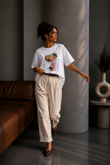 Tricou dama alb din bumbac cu imprimeu fetita cu pietricele pe gene [3]