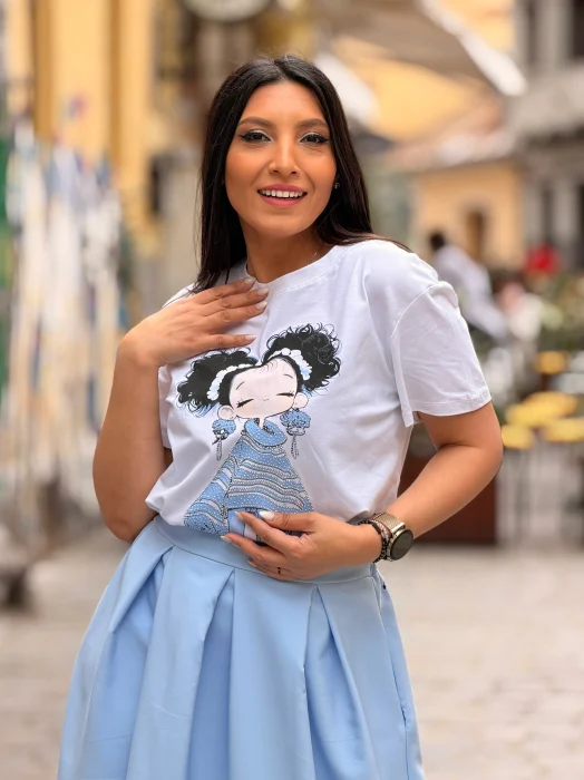 Tricou dama alb din bumbac cu imprimeu fetita cu strasuri si hanorac [3]