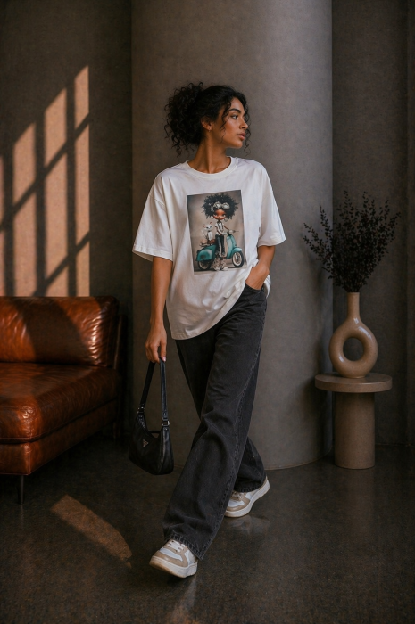 Tricou dama alb din bumbac cu imprimeu fetita pe moped [3]