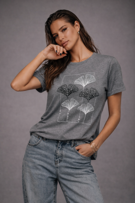 Tricou dama gri cu imprimeu flori minimaliste in chenar argintiu [3]