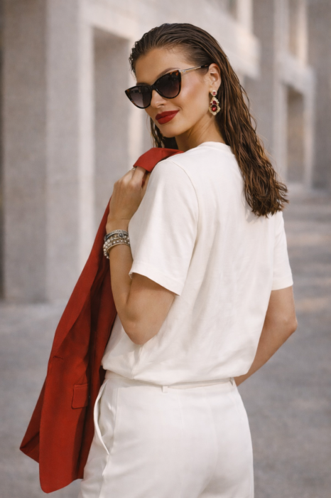 Tricou dama ivory din bumbac cu imprimeu fata cu coronita de flori [3]