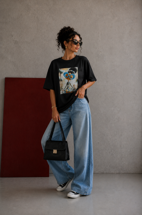 Tricou dama negru cu imprimeu fetita cu coc si ochelari albastrii [3]