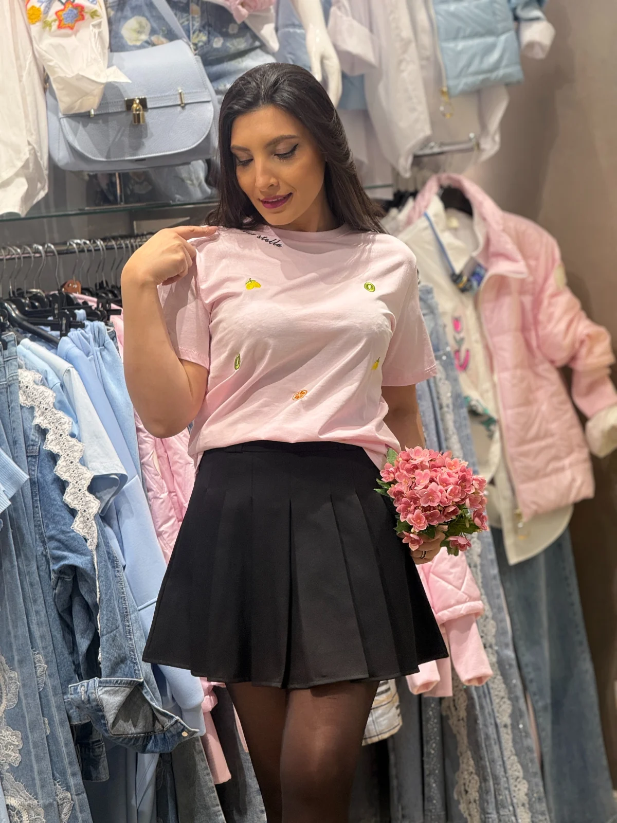 Tricou dama roz cu imprimeu broderii cu fructe [2]