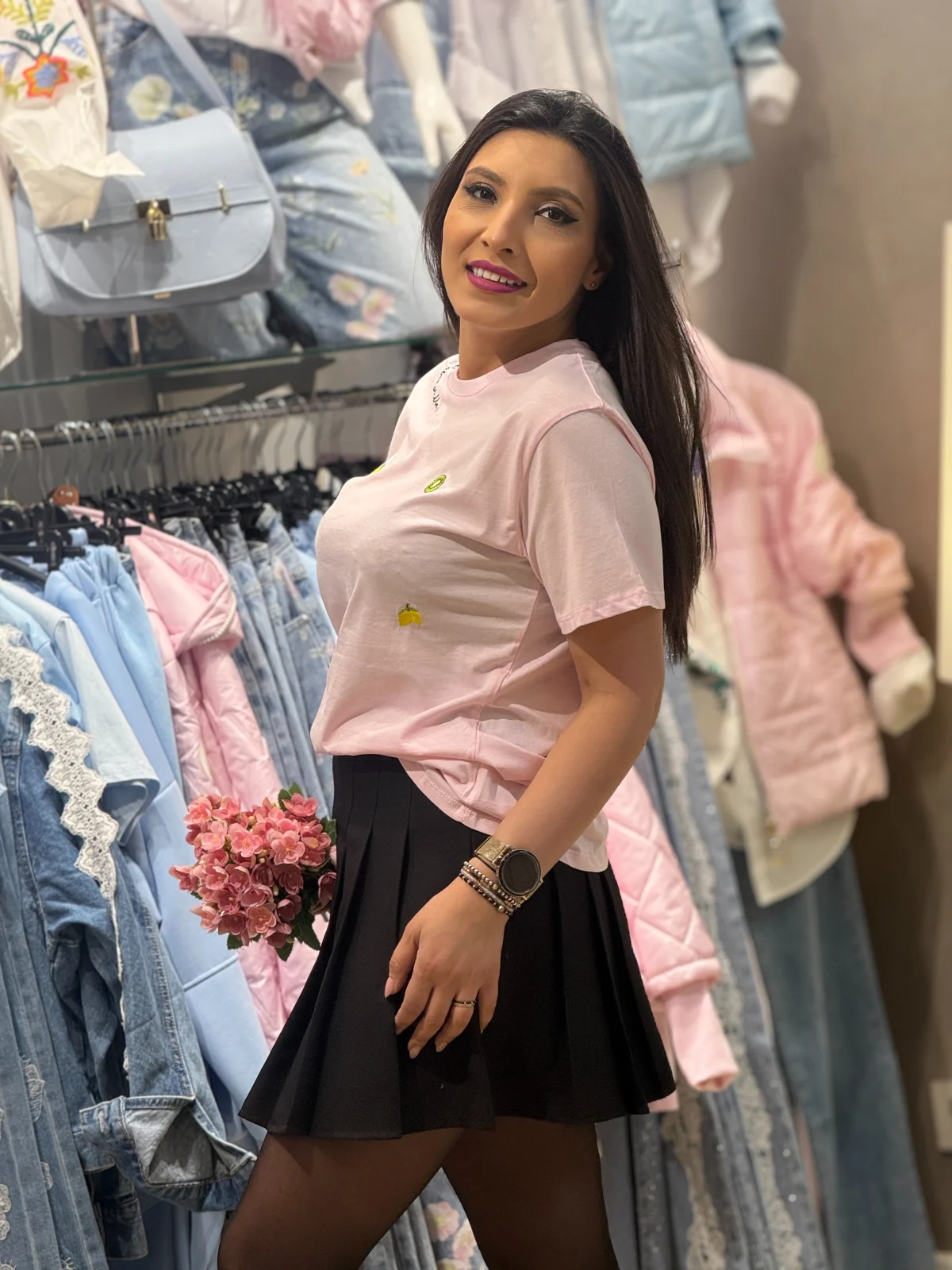 Tricou dama roz cu imprimeu broderii cu fructe [3]