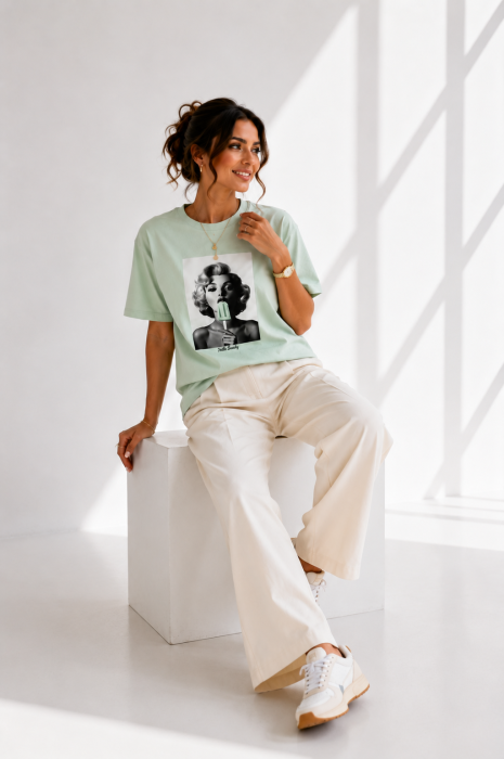 Tricou dama verde deschis  cu imprimeu fata cu inghetata verde [3]