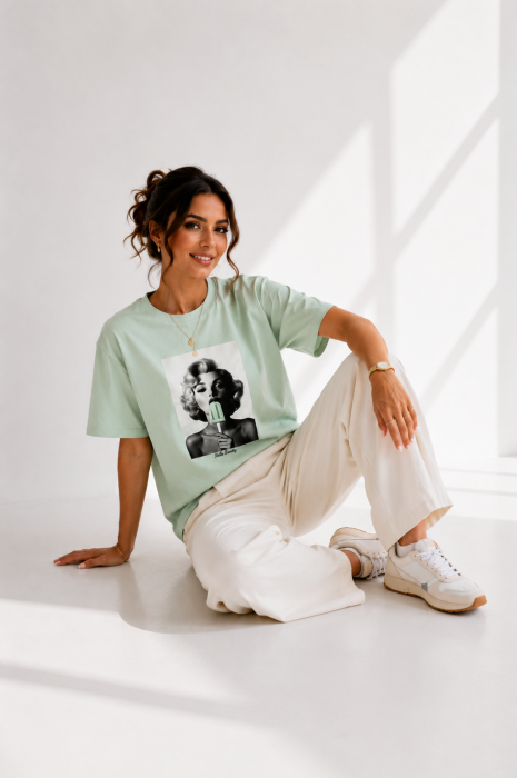 Tricou dama verde deschis  cu imprimeu fata cu inghetata verde [4]