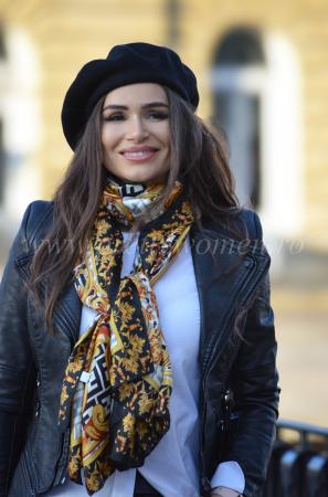 Esarfa multicolora cu accent auriu [1]
