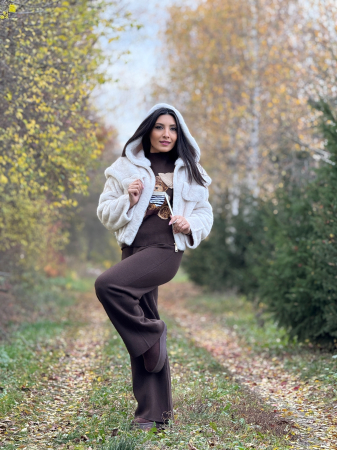 Blanita dama bej scurta cu gluga si buzunare [4]