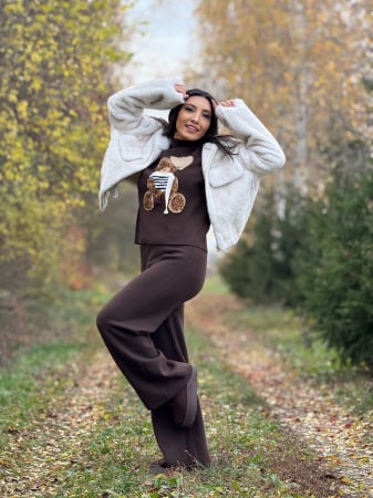 Imbracaminte dama - Haine cu suflet - Blanita dama bej scurta cu gluga si buzunare