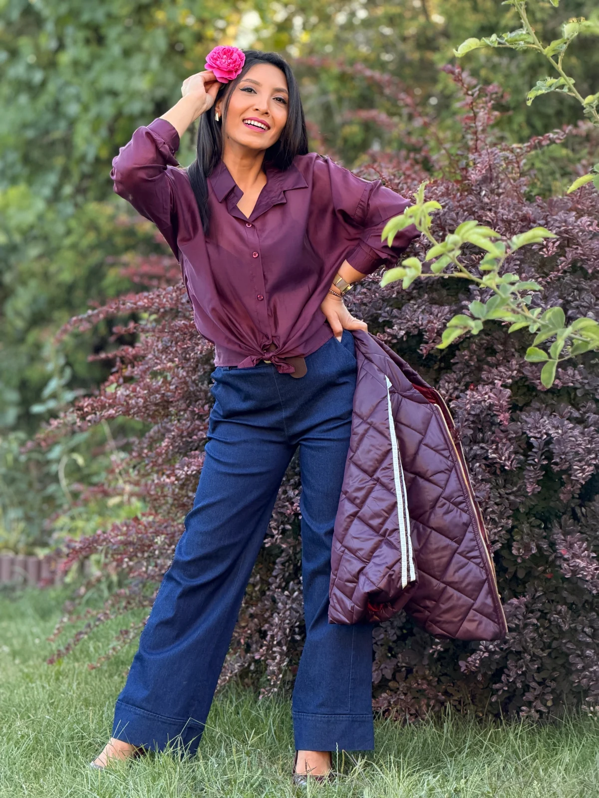 Pantaloni si blugi - Blugi dama bleumarin largi si curea maro in talie
