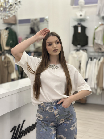 Bluze - Bluza alba cu accesoriu pietricele