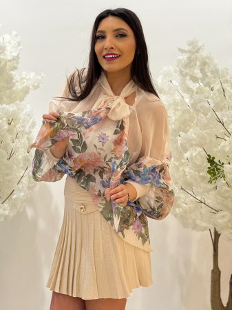 Bluza bej cu funda la gat [2]