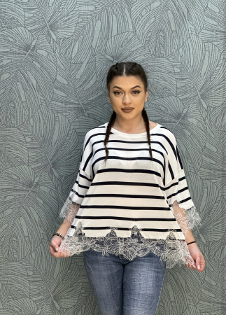 Imbracaminte dama - Haine cu suflet - Bluza bej cu dungi orizontale si dantela