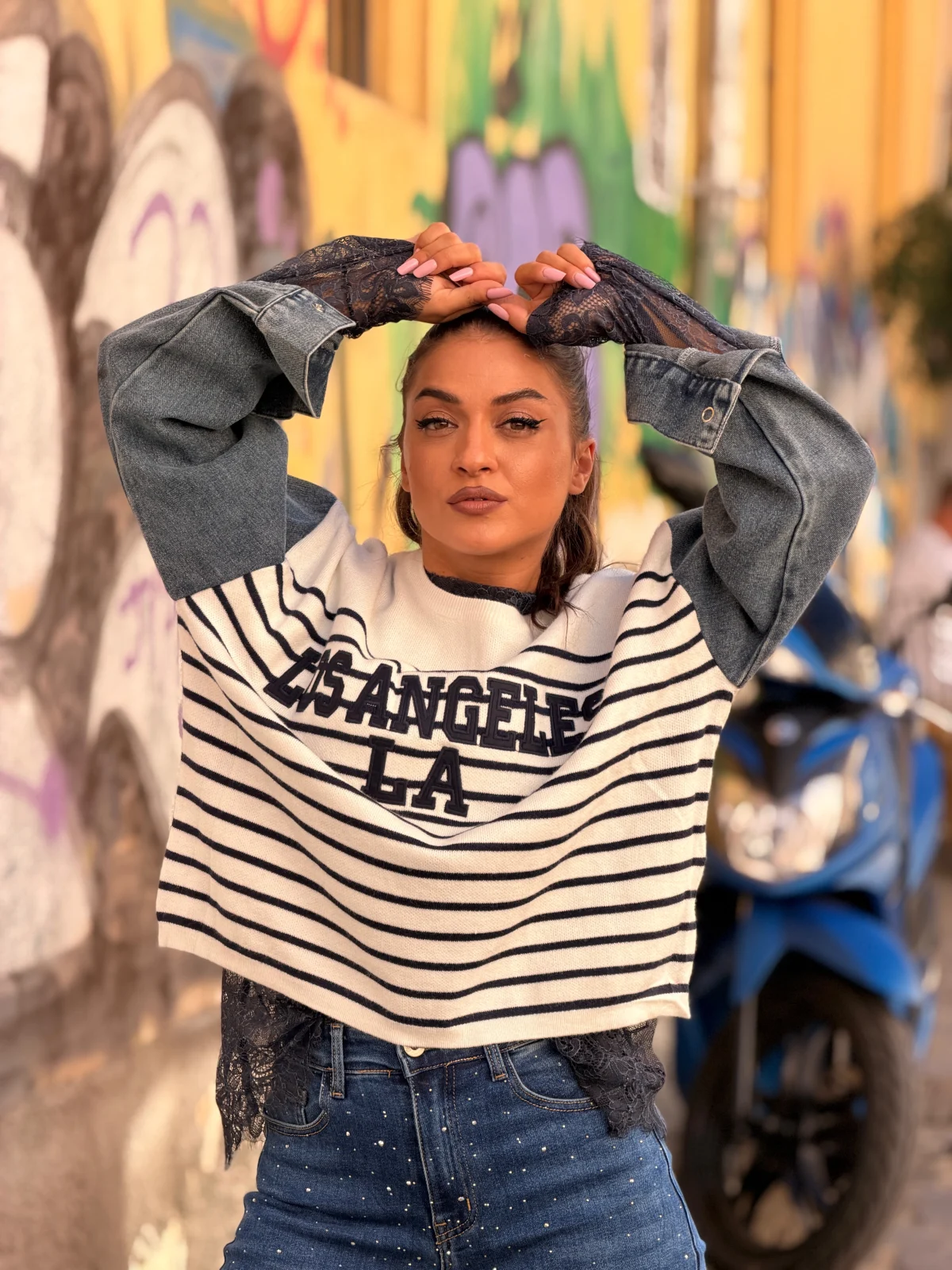 Noutati - Bluza dama alba cu dungi ci maneci din blugi