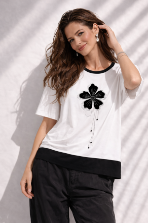 Bluze - Bluza dama alba cu imprimeu floare cu pietricele