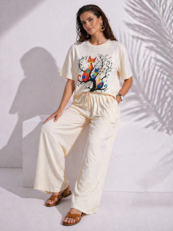 Noutati - Bluza dama alba cu imprimeu pisicute in copac