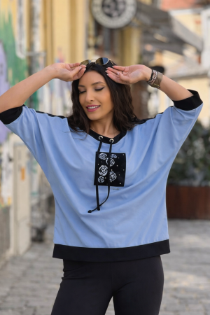 Imbracaminte dama - Haine cu suflet - Bluza dama albastra cu imprimeu transdafiri si snur la gat