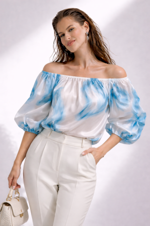 Colectia NOUA - Bluza dama bej cu imprimeu albastru si maneci bufante